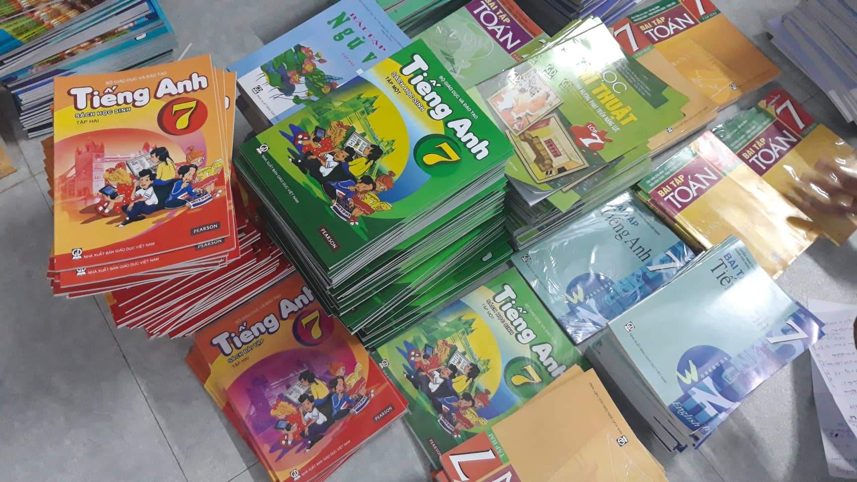 Phá chuyên án sản xuất sách giáo khoa giả đặc biệt lớn tại Đà Nẵng, TP.HCM